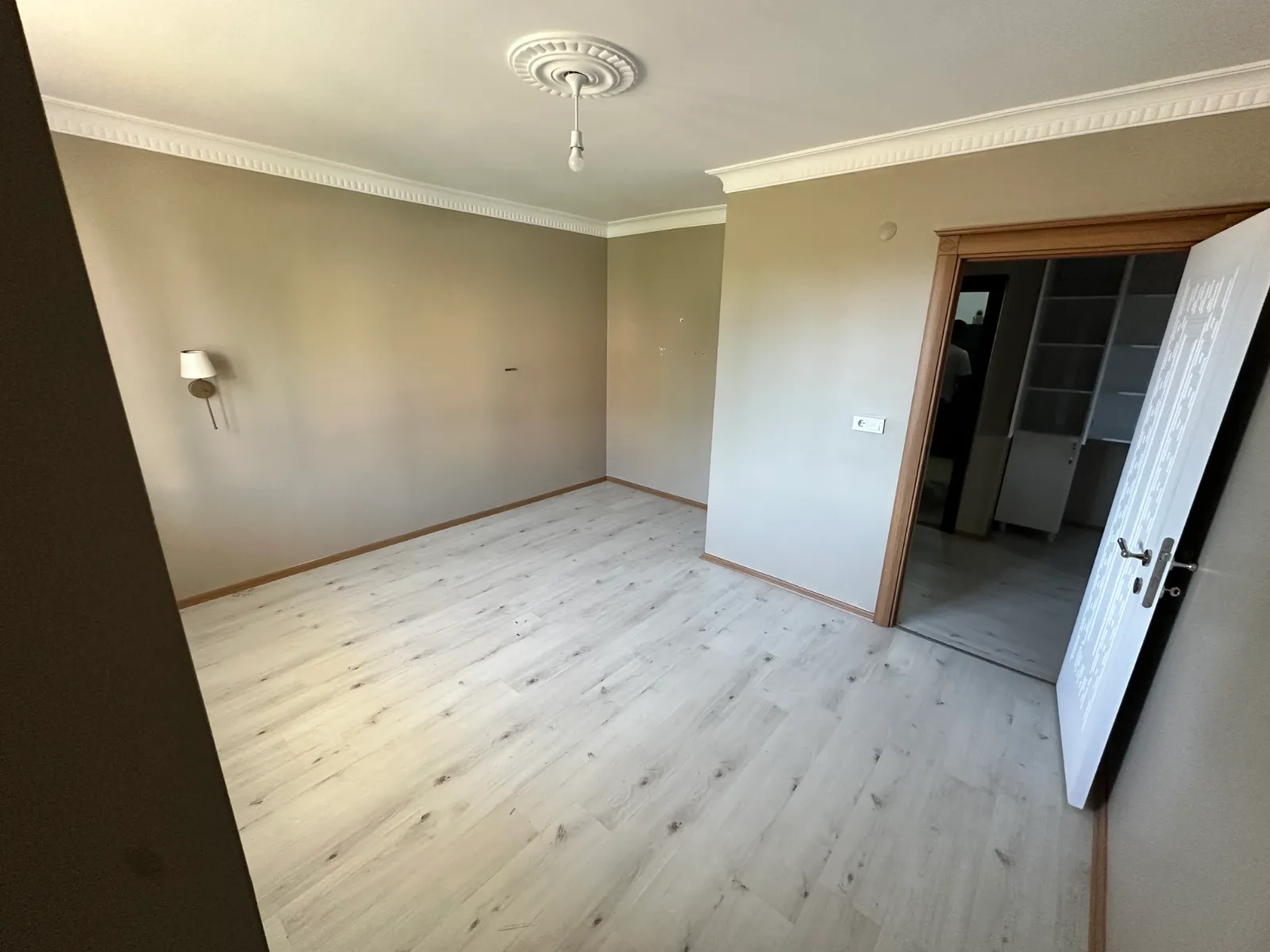 ARNAVUTKÖY HARAÇÇI'DA SİTE İÇERİSİNDE SATILIK 2+1 DAİRE KOD(1010) görsel 4