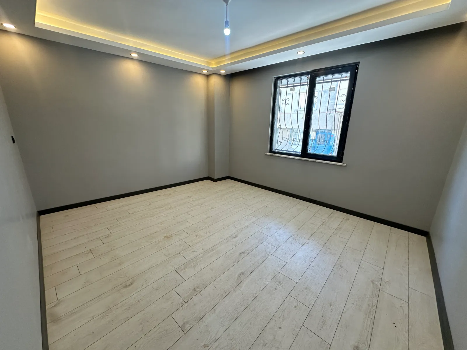 NENE HATUN MAHALLESİNDE AMERİKAN MUTFAKLI SATILIK 2+1 DAİRE KOD (1006)