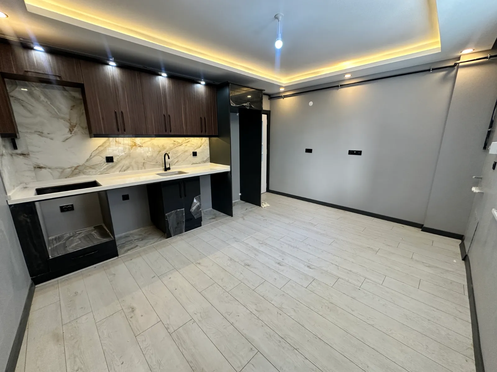 NENE HATUN MAHALLESİNDE AMERİKAN MUTFAKLI SATILIK 2+1 DAİRE KOD (1006) görsel 9