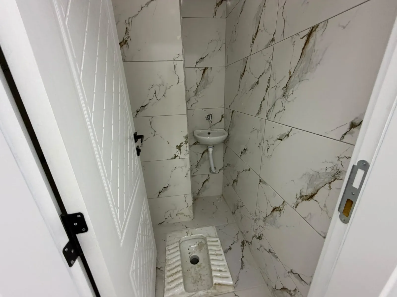 KARLIBAYIR MAHALLESİNDE SATILIK YENİ NESİL ÇATI KATI DAİRE KOD(1038) görsel 7