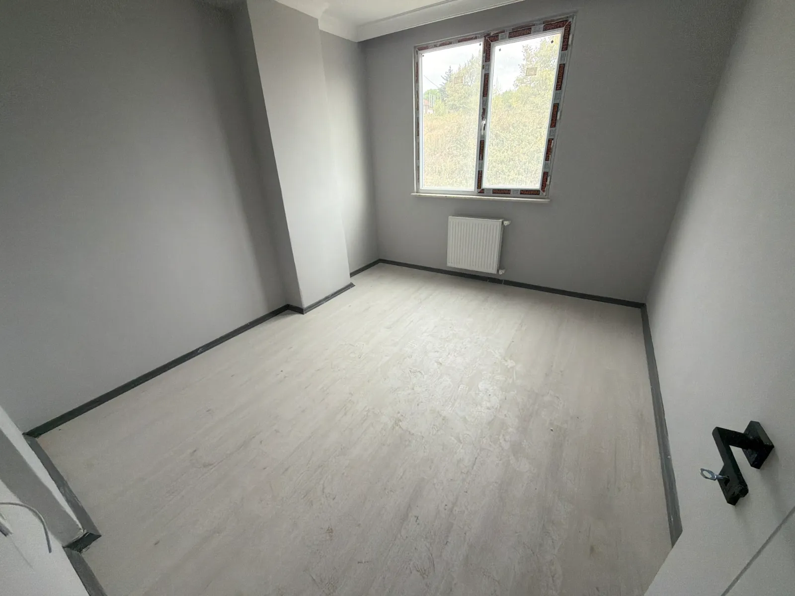 HADIMKÖY MAHALLESİ ANA YOLA YAKIN SATILIK 2+1 DAİRE KOD(1044)