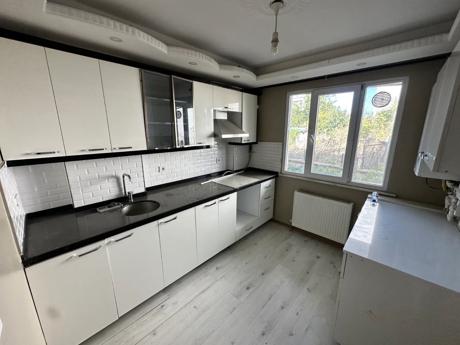 ARNAVUTKÖY HARAÇÇI'DA SİTE İÇERİSİNDE SATILIK 2+1 DAİRE KOD(1010) görsel 10