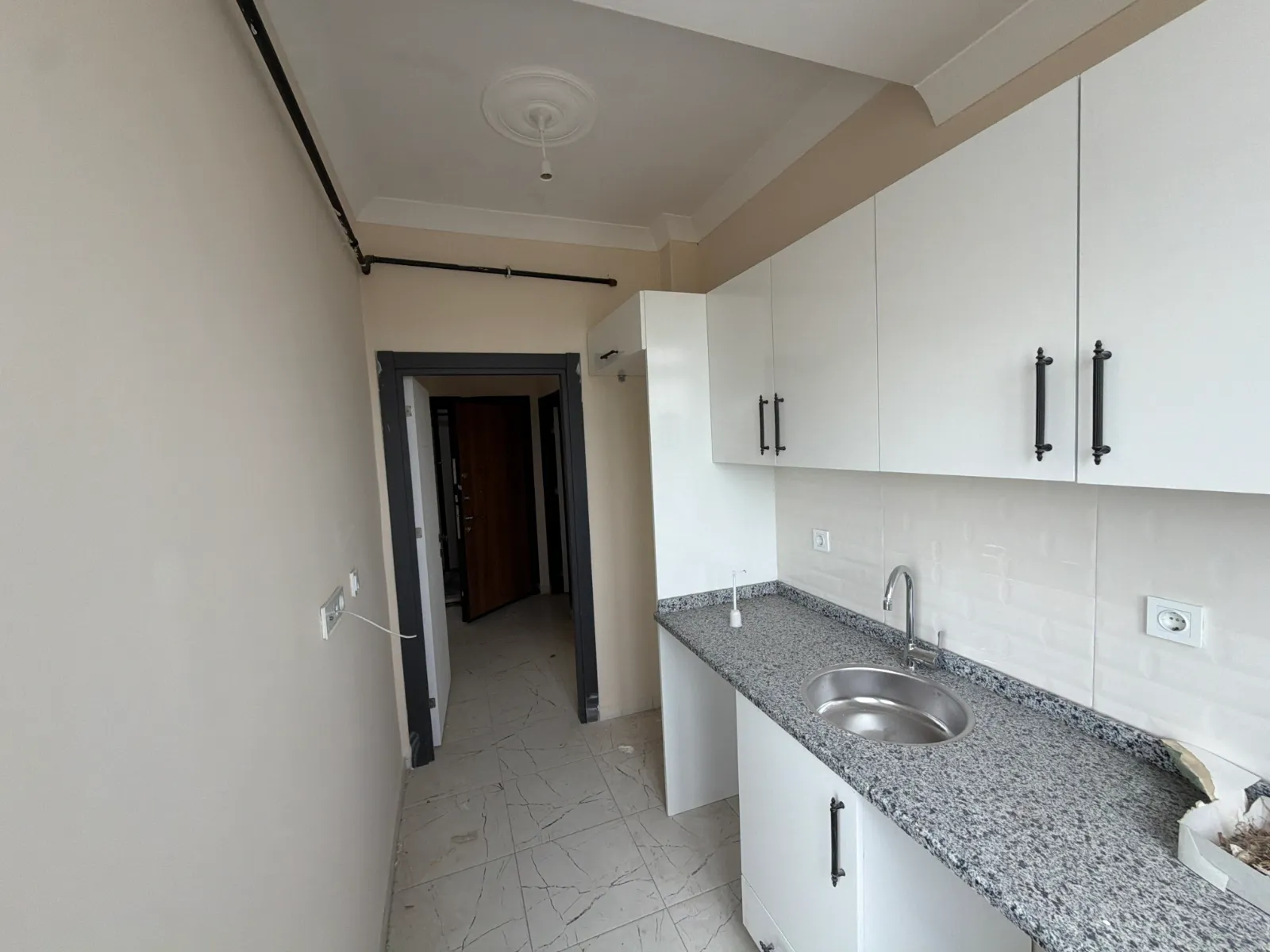 HADIMKÖY OMURTAK CADDESİNDE KİRALIK 2+1 DAİRE KOD(1033) görsel 6